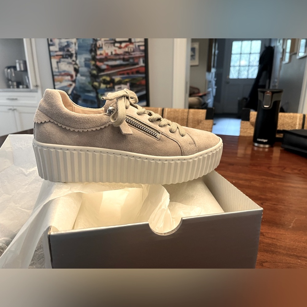 Beautiful Suede Gabor Platform Suede Tan Sneakers with Zippers . Brand New